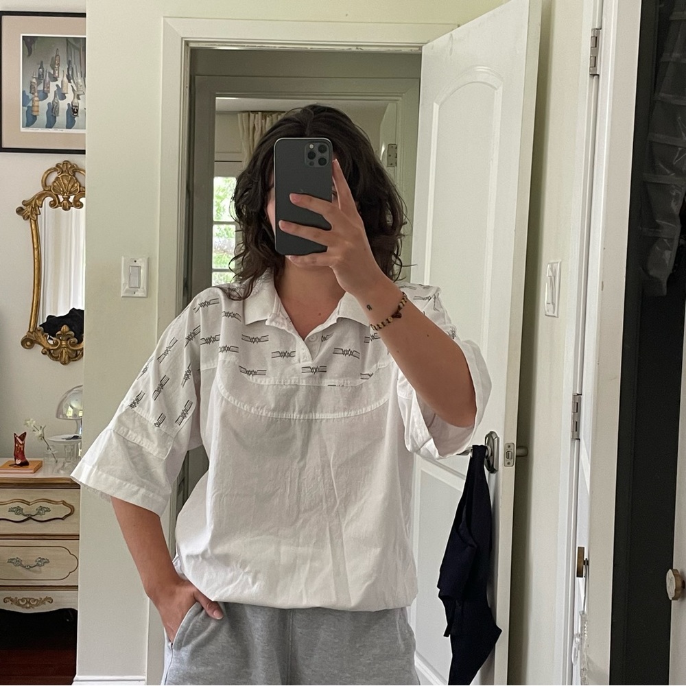 vintage white street scenes graphic shirt